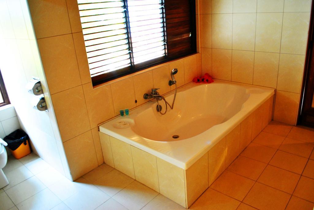 Leyte Park Resort Hotel Tacloban Rum bild