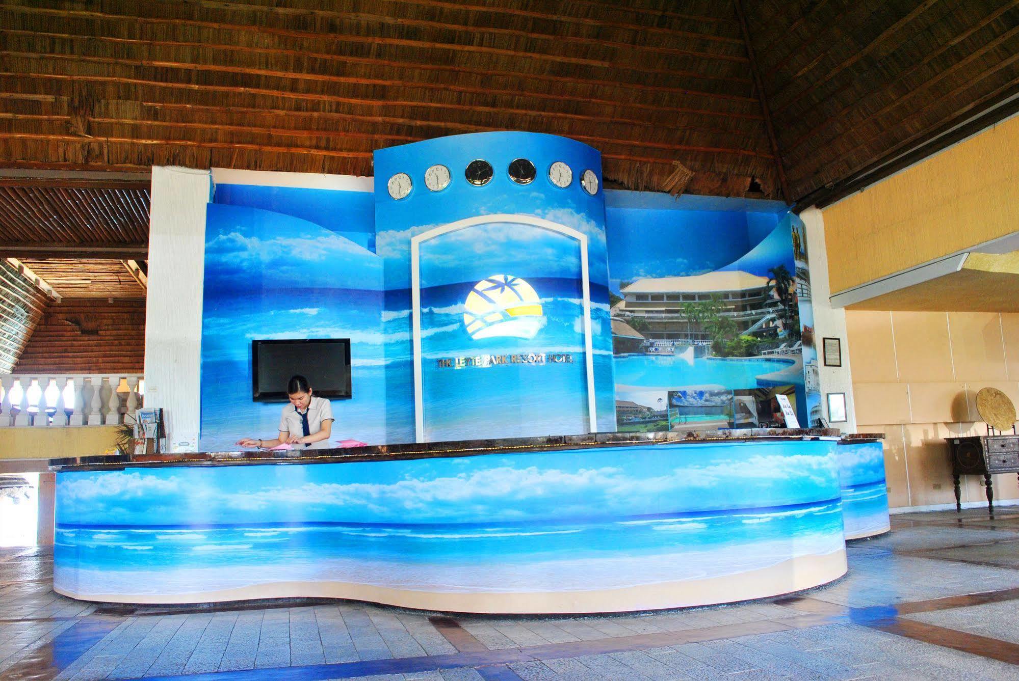 Leyte Park Resort Hotel Tacloban Exteriör bild